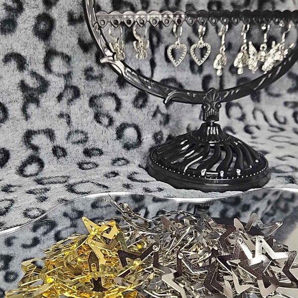 New Unused Y2K Silver & Gold Star Hair Clips for Girls Metal Snap Clip Hairpins - Picture 1 of 2